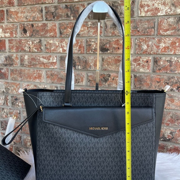 Micheal Kors purse and wallet - Picture 5 of 11